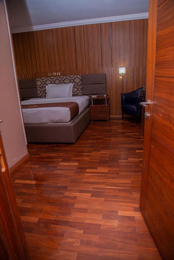 Mahogany Hotel And Suites Ibadan Kültér fotó