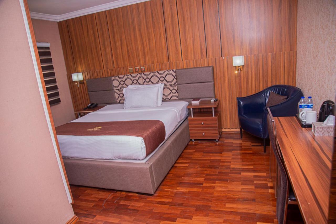 Mahogany Hotel And Suites Ibadan Kültér fotó